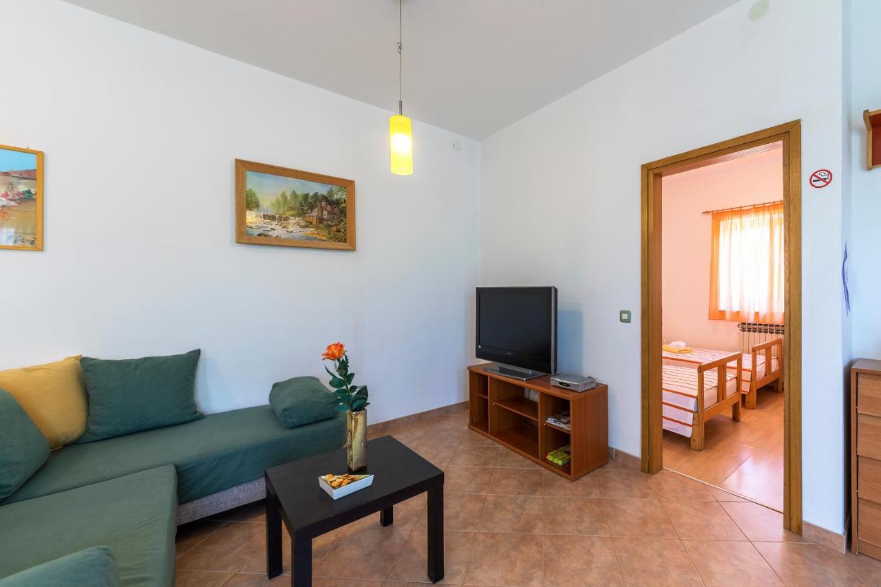 Apartments Pino Pula Ngoại thất bức ảnh