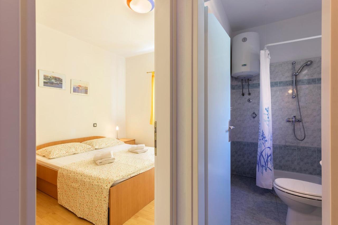 Apartments Pino Pula Ngoại thất bức ảnh