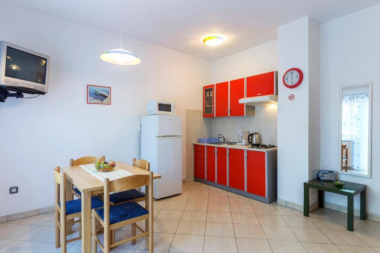 Apartments Pino Pula Ngoại thất bức ảnh