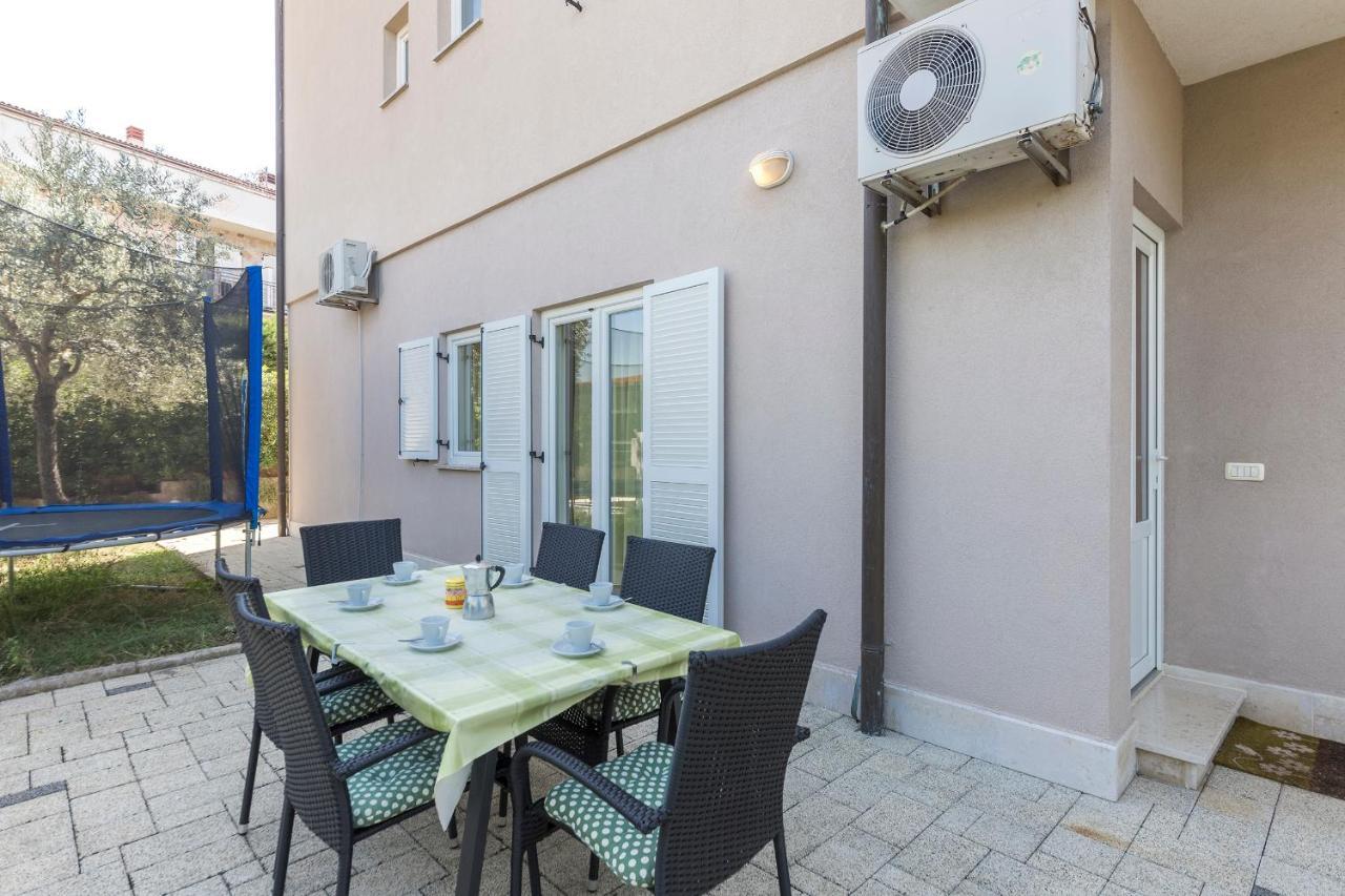 Apartments Pino Pula Ngoại thất bức ảnh