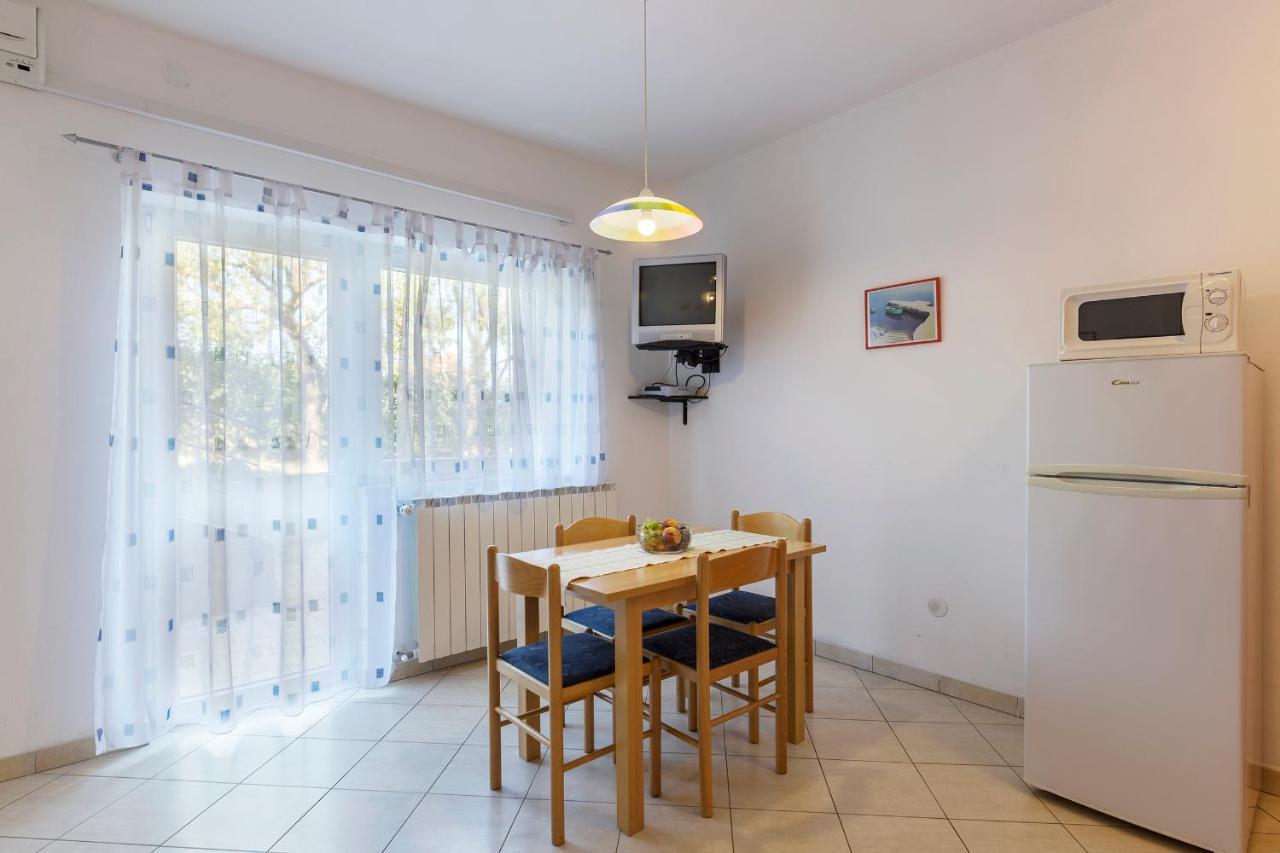 Apartments Pino Pula Ngoại thất bức ảnh