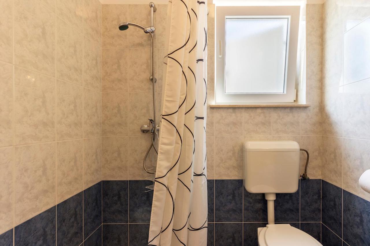 Apartments Pino Pula Ngoại thất bức ảnh