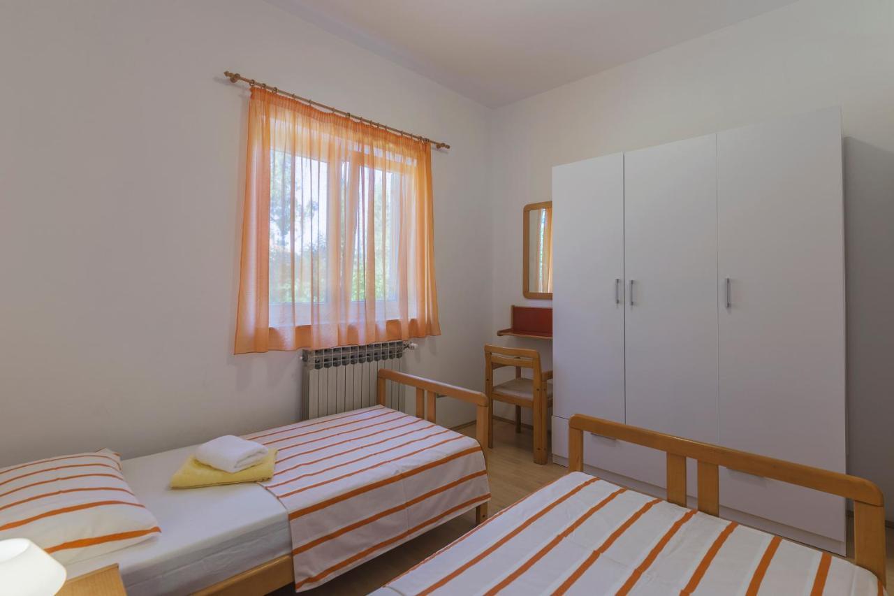 Apartments Pino Pula Ngoại thất bức ảnh